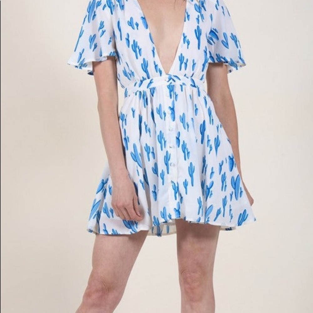 NWT Olivaceous Cactus Print Plunging Neckline Mini Dress Size M